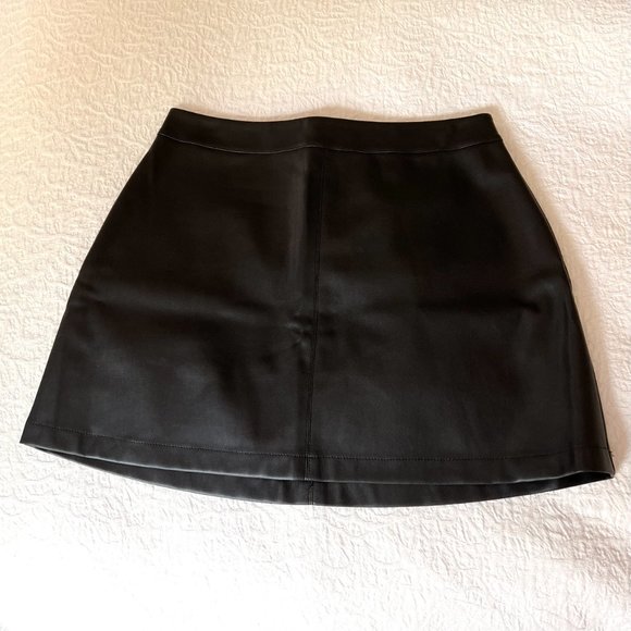 PRICE DROP!!!  BB Dakota Basel Faux Leather Miniskirt Black SIZE 4 - Picture 5 of 10